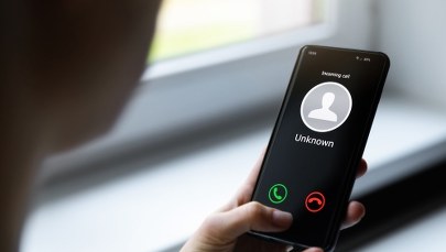 Oszustwo "na pracownika banku". 41-latka przelała przestępcom pieniądze wpłatomatem