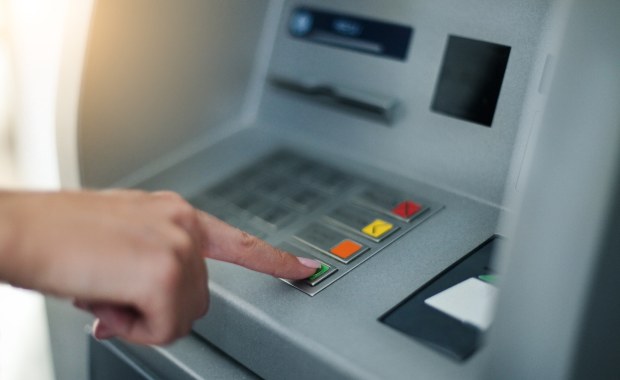 Oszustwo „na rumuńską walutę”. Nastolatek stracił 1 tys. zł