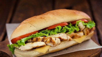 Oszustwo przy zakupie bagietki. 17-latkowi grozi do ośmiu lat więzienia 