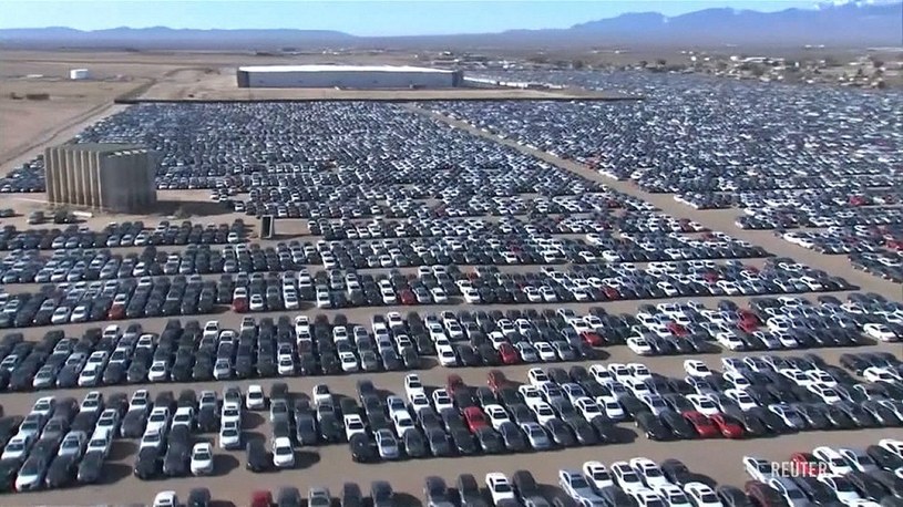 Oto efekt afery DieselGate. 350 tysięcy niemieckich pojazdów stoi na parkingu /Geekweek