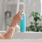 Oto jedna rzecz, której naprawdę potrzebujesz pod prysznicem