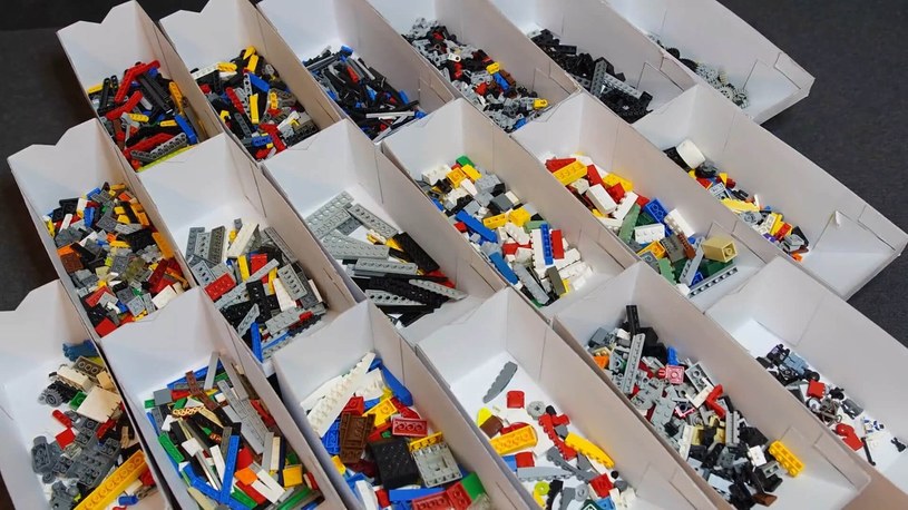 Oto uniwersalna maszyna do sortowania Lego z ponad 10 tysięcy… klocków Lego /Geekweek