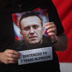 Otrucie Nawalnego. Jego współpracownicy oferują nagrodę za film z hotelu