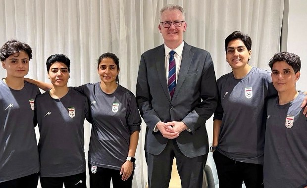 Otrzymały azyl w Australii. Irański reżim zapewnia, że "mogą bezpiecznie wrócić"