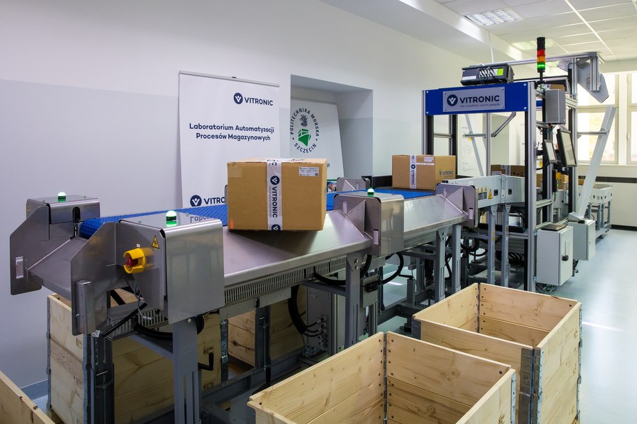 Otwarcie Laboratorium Automatyzacji Procesów Magazynowych przy Wydziale Mechanicznym Politechniki Morskiej w Szczecinie /Jerzy Muszyński /PAP