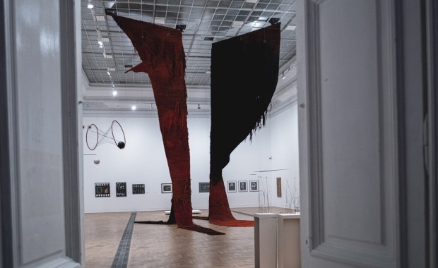 Otwarcie muzeów i galerii, nominacje do Złotych Globów. Nowy tydzień w kulturze