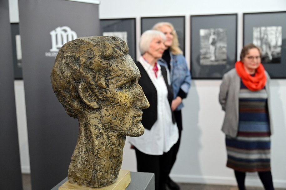 Otwarcie nowej wystawy w Muzeum Narodowym w Szczecinie – Muzeum Sztuki Współczesnej „Portret córki – portret mamy” /Marcin Bielecki /PAP