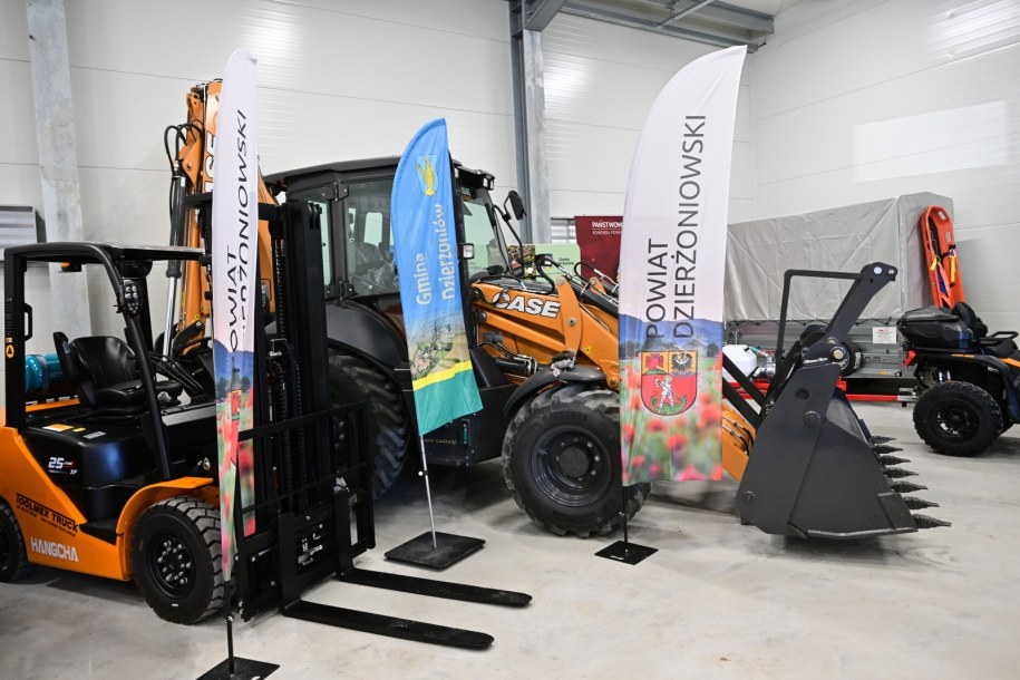 Otwarcie nowoczesnego Powiatowego Magazynu Zasobów Ochrony Ludności /PAP/Maciej Kulczyński  /PAP/EPA