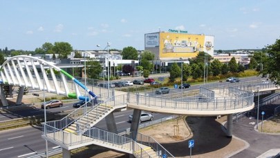 Otwarto 36-metrową kładkę nad główną ulicą wjazdową do Szczecina