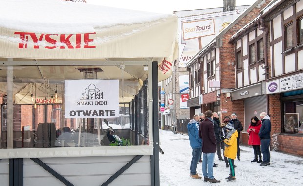 Otwierają biznesy mimo obostrzeń. Przedsiębiorców i klientów czekają kary