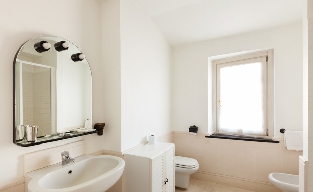 Otwierasz okno po prysznicu? To błąd