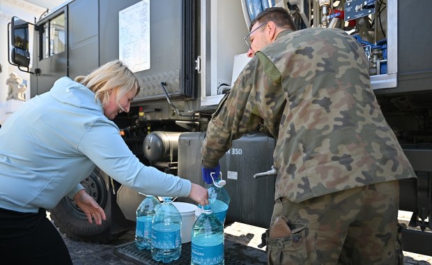 Otwock i Karczew czekają na czystą wodę. Wtorek może być decydujący
