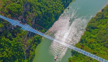 Otworzono najdłuższy szklany most na świecie