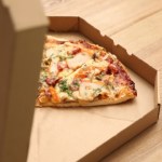 Otworzyli kartony po pizzy i oniemieli. Oto co znaleźli w środku