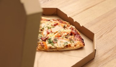 Otworzyli kartony po pizzy i oniemieli. Oto co znaleźli w środku