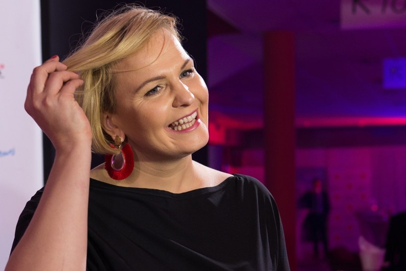 Otylia Jędrzejczak ćwiczy we własnej kuchni /Fot Tomasz Jastrzebowski /Reporter