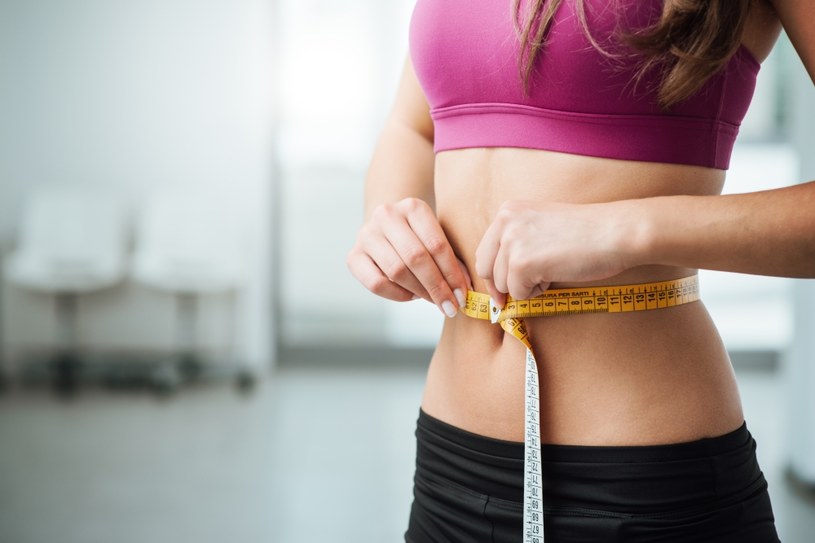 Otyłość brzuszna jest najgroźniejszym dla zdrowia człowieka typem otyłości! /123RF/PICSEL