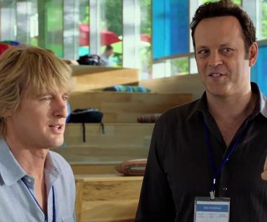 Owen Wilson i Vince Vaughn w scenie z filmu "Stażyści"