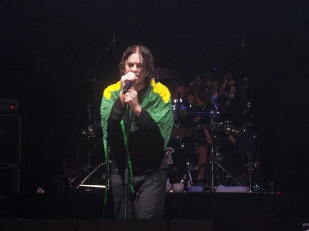 Owinięty brazylijską flagą Ozzy Osbourne /oficjalna strona wykonawcy
