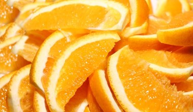 Owoc jak parasol ochronny, nie tylko dla seniora. Wspiera kości i mięśnie, polepsza trawienie, jest przyjacielem serca