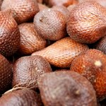Owoc, który ratuje oczy i zmniejsza poziom cukru. Za granicą zajadają, u nas patrzymy z rezerwą