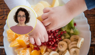 Owoce i soczki to też posiłek. Ekspertka od żywienia: W diecie dzieci unikaj przekąsek 