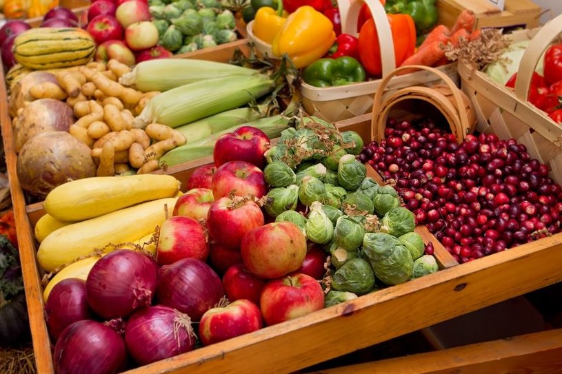 Owoce i warzywa mogą wyglądać dobrze i jednocześnie być szkodliwe dla zdrowia /123RF/PICSEL