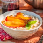 Owsianka, która daje moc na cały dzień. Nieoczywisty składnik wycisza skołatane nerwy i działa ochronnie 