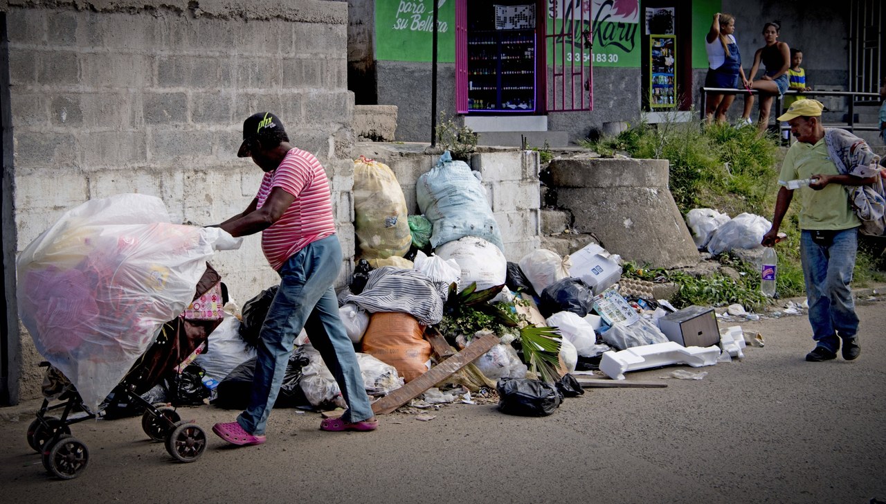 Oxfam: 26 osób ma tyle samo majątku, co połowa populacji