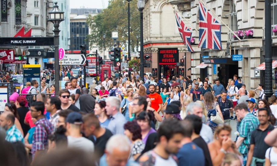 Oxford Street bez samochodów! Londyn szykuje się na wielkie święto pieszych /Shutterstock