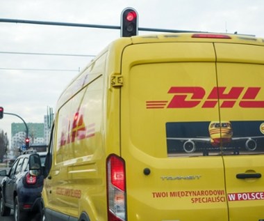 Oznaczył paczkę jako odebraną, ale jej nie dostarczył. Mętne tłumaczenie kuriera DHL