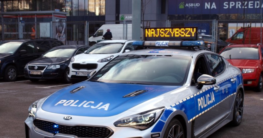 Oznakowana Kia Stinger /Policja