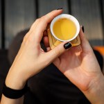 zielona herbata działanie Pachnie i smakuje jak żadna inna. Zamiast kawy i zielonej herbaty sięgnij po genmaichę z prażonym ryżem