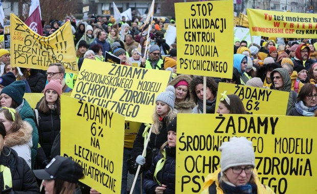 ​Pacjenci apelują o centra zdrowia psychicznego w każdym powiecie. Protest przed KPRM