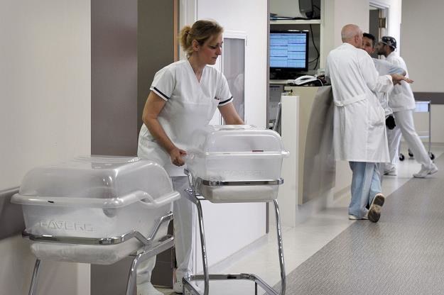 Pacjenci muszą dopłacać do leczenia w państwowych greckich szpitalach /AFP