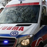 Pacjent zaatakował ratowników medycznych i zniszczył karetkę