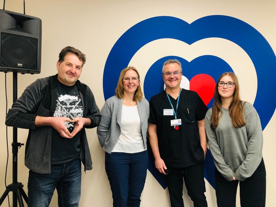 Pacjentka Marta z rodzicami i prof. Tkaczykiem /