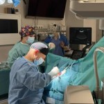 Pacjentka świadoma w czasie operacji. To 70-letnia kobieta z guzem mózgu