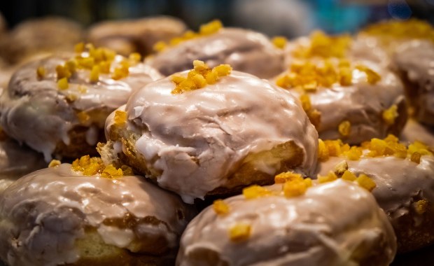 Pączek za 8 złotych? Cukiernie przygniecione podwyżkami