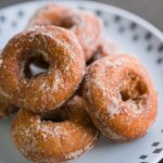 Pączki twarogowe na tłusty czwartek i karnawał. Puszysta słodycz to hit 2026 roku