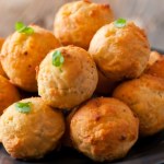 Pączki wypełnione najlepszym wytrawnym nadzieniem. To będzie rarytas na wigilijnym stole 