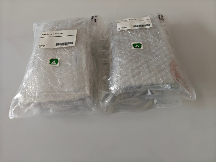 Paczki zawierające próbki przeznaczone do przechowywania w chłodni ISS /Fot. dr inż Jakub Włodarczyk /