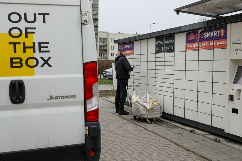 Paczkomat InPost "zakładnikiem". Sprawca odłączył prąd i wywiesił żądania