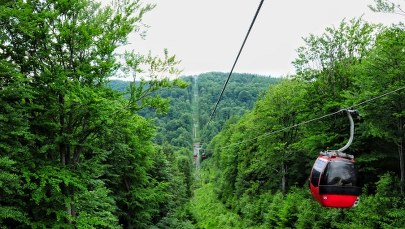 ​Padający deszcz utrudnia warunki na beskidzkich szlakach