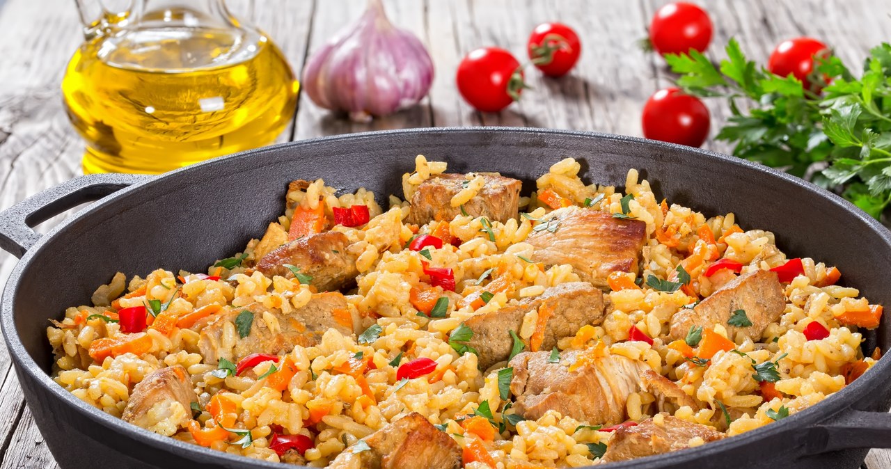 Paella w wersji z kurczakiem /123RF/PICSEL