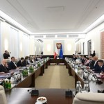 Pakiet ustaw przyjęty przez rząd. Wśród nich zakaz używania telefonów w szkołach