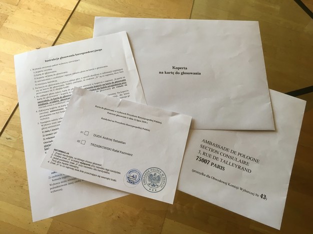 Pakiet wyborczy rozesłany do Polaków głosujących we Francji /Marek Gładysz /RMF FM