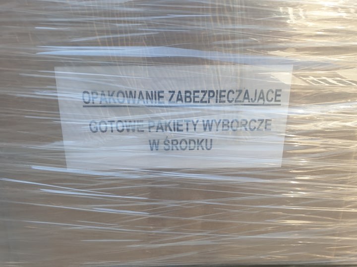 Pakiety dotarły już do szczecińskiego urzędu /Aneta Łuczkowska /RMF FM