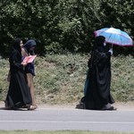 Pakistan: Gwałciciel zwolniony z więzienia, bo zgodził się poślubić swoją ofiarę