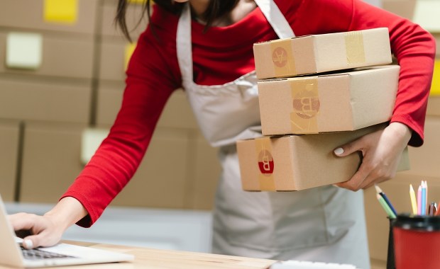 Pakowanie zamówień w sklepie internetowym - praktyczny poradnik